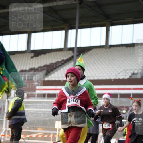 07.12.2025 - St. Pauli X-Mass-Run No. 15 Patografie http://msf.ph/oto/9373497 07.12.2025 12:03:54 Ziel 1236, 1357, 3316, 3317, 3753, 3851, 4011, 4021, 4047, 4049, 4131, 4365, 4367 meine-sportfotos.de