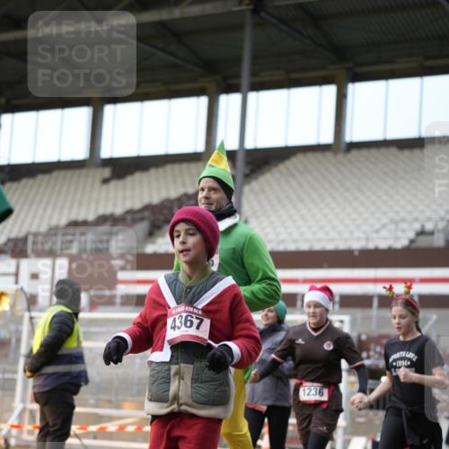 07.12.2025 - St. Pauli X-Mass-Run No. 15 Patografie http://msf.ph/oto/9373499 07.12.2025 12:03:54 Ziel 1236, 1357, 3316, 3317, 3753, 3851, 4011, 4021, 4047, 4049, 4131, 4365, 4367 meine-sportfotos.de