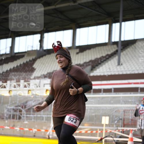 07.12.2025 - St. Pauli X-Mass-Run No. 15 Patografie http://msf.ph/oto/9373510 07.12.2025 12:04:03 Ziel 778, 795, 923, 1228, 1231, 1236, 1357, 2091, 2398, 3121, 3705, 3753, 3851, 3983, 3985, 4047, 4049, 4131, 4302, 4305, 4311, 4365, 4367 meine-sportfotos.de