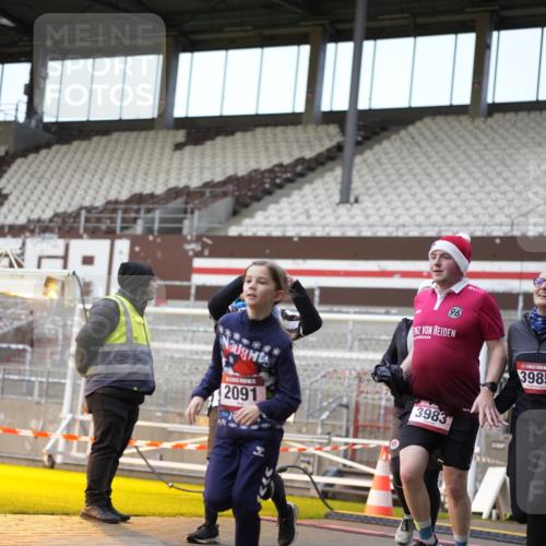 07.12.2025 - St. Pauli X-Mass-Run No. 15 Patografie http://msf.ph/oto/9373512 07.12.2025 12:04:04 Ziel 778, 795, 923, 1228, 1231, 1236, 1357, 2091, 2398, 3121, 3705, 3753, 3851, 3983, 3985, 4008, 4047, 4049, 4131, 4302, 4305, 4311, 4365, 4367 meine-sportfotos.de