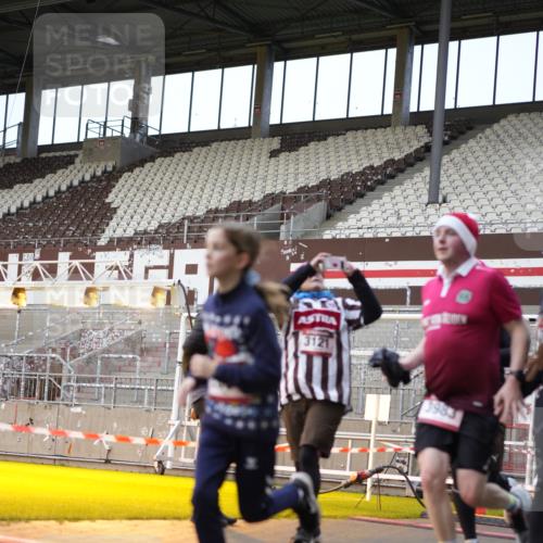 07.12.2025 - St. Pauli X-Mass-Run No. 15 Patografie http://msf.ph/oto/9373516 07.12.2025 12:04:05 Ziel 778, 795, 923, 1228, 1231, 1236, 1357, 1504, 2091, 2398, 3121, 3705, 3753, 3851, 3983, 3985, 4008, 4047, 4049, 4131, 4302, 4305, 4311, 4365, 4367 meine-sportfotos.de