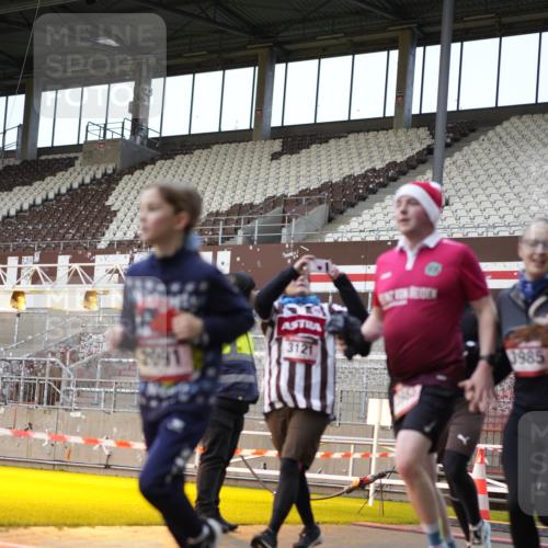 07.12.2025 - St. Pauli X-Mass-Run No. 15 Patografie http://msf.ph/oto/9373518 07.12.2025 12:04:05 Ziel 778, 795, 923, 1228, 1231, 1236, 1357, 1504, 2091, 2398, 3121, 3705, 3753, 3851, 3983, 3985, 4008, 4047, 4049, 4131, 4302, 4305, 4311, 4365, 4367 meine-sportfotos.de