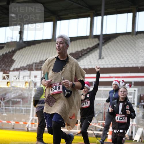 07.12.2025 - St. Pauli X-Mass-Run No. 15 Patografie http://msf.ph/oto/9373526 07.12.2025 12:04:07 Ziel 778, 795, 923, 1228, 1231, 1236, 1357, 1504, 2091, 2398, 3121, 3705, 3753, 3851, 3983, 3985, 4008, 4047, 4049, 4131, 4302, 4305, 4311, 4365, 4367, 4374, 4386, 4728 meine-sportfotos.de