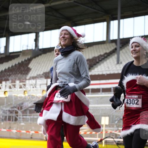 07.12.2025 - St. Pauli X-Mass-Run No. 15 Patografie http://msf.ph/oto/9373532 07.12.2025 12:04:08 Ziel 778, 795, 923, 1228, 1231, 1236, 1357, 1490, 1504, 2091, 2398, 3121, 3705, 3753, 3851, 3983, 3985, 4008, 4047, 4049, 4131, 4302, 4305, 4311, 4365, 4367, 4374, 4386, 4728 meine-sportfotos.de