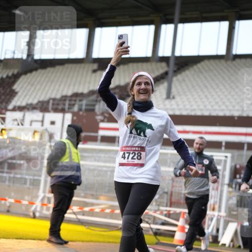 07.12.2025 - St. Pauli X-Mass-Run No. 15 Patografie http://msf.ph/oto/9373539 07.12.2025 12:04:11 Ziel 778, 795, 923, 1228, 1231, 1490, 1504, 2091, 2398, 3121, 3705, 3983, 3985, 4008, 4302, 4305, 4311, 4374, 4375, 4386, 4728 meine-sportfotos.de