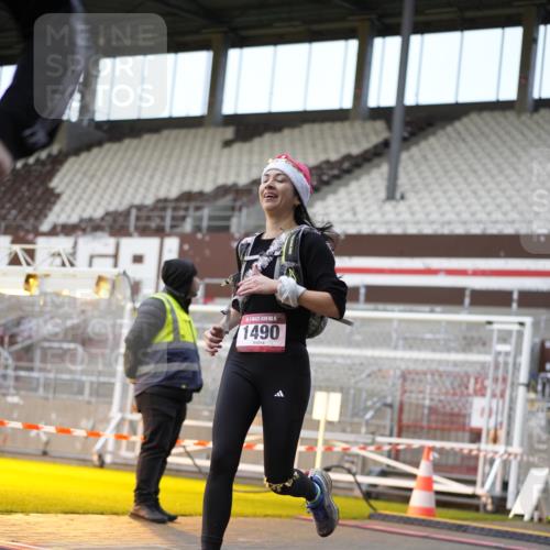 07.12.2025 - St. Pauli X-Mass-Run No. 15 Patografie http://msf.ph/oto/9373548 07.12.2025 12:04:13 Ziel 778, 795, 923, 1228, 1231, 1490, 1504, 2091, 2398, 3121, 3705, 3983, 3985, 4008, 4302, 4305, 4311, 4374, 4375, 4386, 4728 meine-sportfotos.de