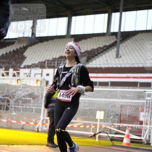 07.12.2025 - St. Pauli X-Mass-Run No. 15 Patografie http://msf.ph/oto/9373550 07.12.2025 12:04:14 Ziel 778, 795, 923, 1228, 1231, 1490, 1504, 2091, 2398, 2410, 3121, 3705, 3983, 3985, 4008, 4302, 4305, 4311, 4374, 4375, 4386, 4728 meine-sportfotos.de