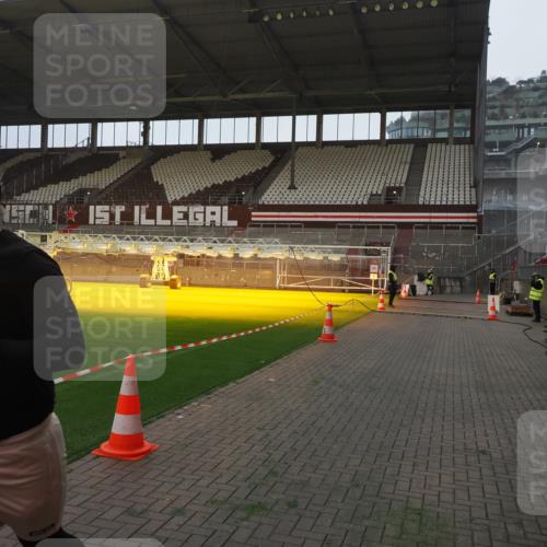 07.12.2025 - St. Pauli X-Mass-Run No. 15 Fabian Wolf http://msf.ph/oto/9373553 07.12.2025 09:55:20 Ziel 1101, 1113, 4087 meine-sportfotos.de