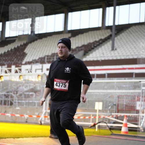 07.12.2025 - St. Pauli X-Mass-Run No. 15 Patografie http://msf.ph/oto/9373556 07.12.2025 12:04:17 Ziel 923, 1228, 1231, 1490, 1504, 2091, 2398, 2410, 2769, 3121, 3705, 3983, 3985, 4008, 4302, 4305, 4311, 4374, 4375, 4386, 4728 meine-sportfotos.de