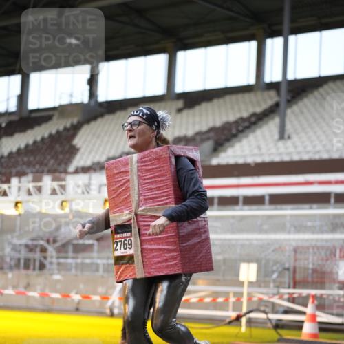 07.12.2025 - St. Pauli X-Mass-Run No. 15 Patografie http://msf.ph/oto/9373562 07.12.2025 12:04:22 Ziel 1228, 1231, 1490, 1504, 2404, 2410, 2769, 3675, 3833, 4008, 4056, 4059, 4302, 4305, 4311, 4374, 4375, 4386, 4728 meine-sportfotos.de