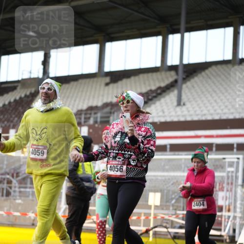 07.12.2025 - St. Pauli X-Mass-Run No. 15 Patografie http://msf.ph/oto/9373568 07.12.2025 12:04:25 Ziel 1490, 1504, 2404, 2410, 2769, 3675, 3833, 4056, 4059, 4374, 4375, 4386, 4728 meine-sportfotos.de