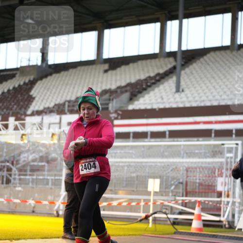 07.12.2025 - St. Pauli X-Mass-Run No. 15 Patografie http://msf.ph/oto/9373571 07.12.2025 12:04:26 Ziel 1490, 2404, 2410, 2769, 3675, 3833, 4056, 4059, 4374, 4375, 4386, 4728 meine-sportfotos.de