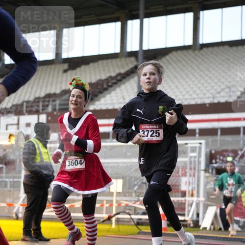 07.12.2025 - St. Pauli X-Mass-Run No. 15 Patografie http://msf.ph/oto/9373582 07.12.2025 12:04:34 Ziel 2404, 2410, 2769, 3604, 3675, 3688, 3725, 3833, 4056, 4059, 4417, 4418, 4420 meine-sportfotos.de