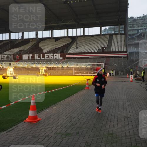07.12.2025 - St. Pauli X-Mass-Run No. 15 Fabian Wolf http://msf.ph/oto/9373583 07.12.2025 09:55:57 Ziel 312, 3398 meine-sportfotos.de