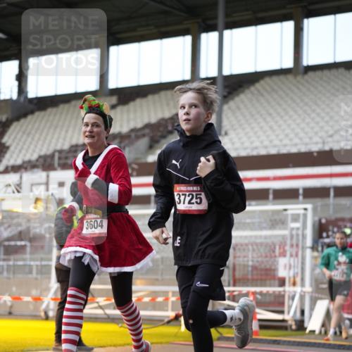 07.12.2025 - St. Pauli X-Mass-Run No. 15 Patografie http://msf.ph/oto/9373584 07.12.2025 12:04:34 Ziel 2404, 2410, 2769, 3604, 3675, 3688, 3725, 3833, 4056, 4059, 4417, 4418, 4420 meine-sportfotos.de