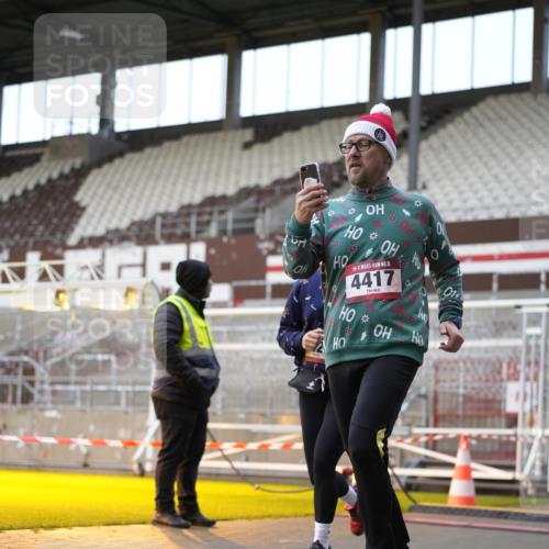 07.12.2025 - St. Pauli X-Mass-Run No. 15 Patografie http://msf.ph/oto/9373590 07.12.2025 12:04:37 Ziel 2404, 3604, 3675, 3688, 3725, 3833, 4056, 4059, 4417, 4418, 4420 meine-sportfotos.de