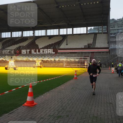 07.12.2025 - St. Pauli X-Mass-Run No. 15 Fabian Wolf http://msf.ph/oto/9373599 07.12.2025 09:56:10 Ziel 1483, 1530 meine-sportfotos.de