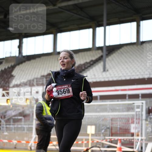 07.12.2025 - St. Pauli X-Mass-Run No. 15 Patografie http://msf.ph/oto/9373617 07.12.2025 12:04:50 Ziel 3021, 3175, 3176, 3487, 3569, 3577, 3581, 4329, 4417, 4418, 4420 meine-sportfotos.de