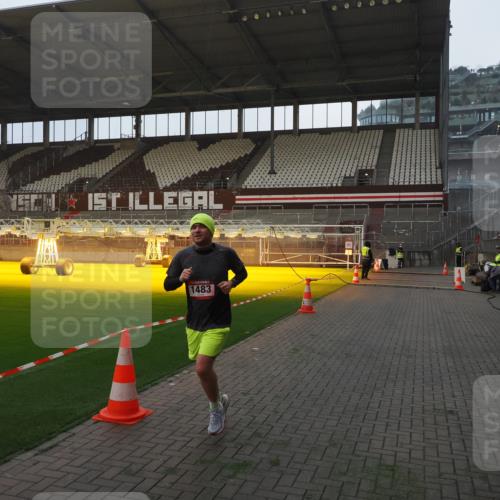 07.12.2025 - St. Pauli X-Mass-Run No. 15 Fabian Wolf http://msf.ph/oto/9373627 07.12.2025 09:56:15 Ziel 1483, 1530 meine-sportfotos.de