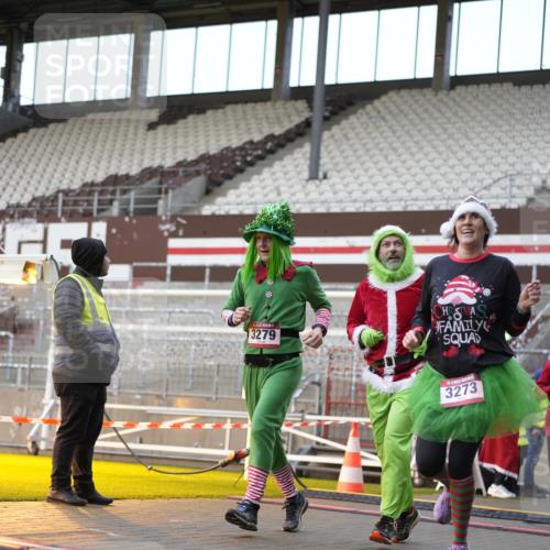 07.12.2025 - St. Pauli X-Mass-Run No. 15 Patografie http://msf.ph/oto/9373637 07.12.2025 12:05:05 Ziel 666, 860, 1304, 1444, 1445, 1446, 3268, 3273, 3279, 3372, 3569, 4748 meine-sportfotos.de