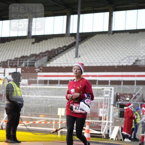 07.12.2025 - St. Pauli X-Mass-Run No. 15 Patografie http://msf.ph/oto/9373648 07.12.2025 12:05:07 Ziel 666, 860, 1304, 1444, 1445, 1446, 3268, 3273, 3279, 3372, 4748 meine-sportfotos.de