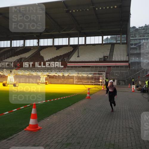 07.12.2025 - St. Pauli X-Mass-Run No. 15 Fabian Wolf http://msf.ph/oto/9373653 07.12.2025 09:56:30 Ziel 3255 meine-sportfotos.de