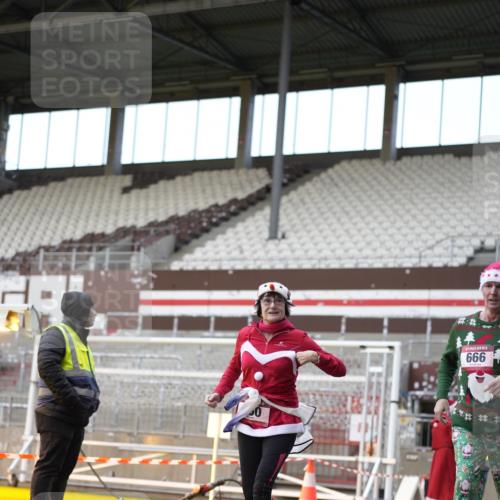 07.12.2025 - St. Pauli X-Mass-Run No. 15 Patografie http://msf.ph/oto/9373658 07.12.2025 12:05:09 Ziel 666, 860, 1304, 1444, 1445, 1446, 3268, 3273, 3279, 3372, 4748 meine-sportfotos.de