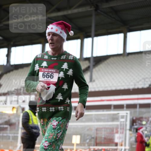 07.12.2025 - St. Pauli X-Mass-Run No. 15 Patografie http://msf.ph/oto/9373665 07.12.2025 12:05:10 Ziel 666, 860, 1304, 1444, 1445, 1446, 1781, 2227, 3268, 3273, 3279, 3372, 4748 meine-sportfotos.de