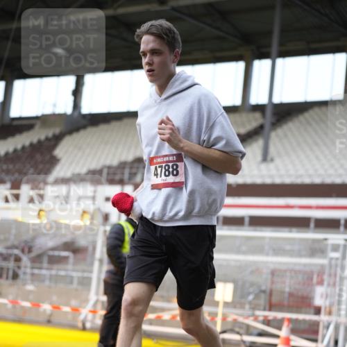 07.12.2025 - St. Pauli X-Mass-Run No. 15 Patografie http://msf.ph/oto/9373695 07.12.2025 12:05:27 Ziel 1244, 1303, 1781, 2227, 4719, 4729, 4787, 4788, 4789 meine-sportfotos.de
