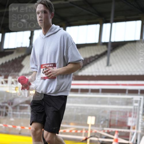07.12.2025 - St. Pauli X-Mass-Run No. 15 Patografie http://msf.ph/oto/9373697 07.12.2025 12:05:27 Ziel 1244, 1303, 1781, 2227, 4719, 4729, 4787, 4788, 4789 meine-sportfotos.de