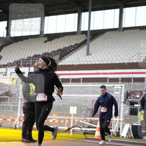07.12.2025 - St. Pauli X-Mass-Run No. 15 Patografie http://msf.ph/oto/9373700 07.12.2025 12:05:45 Ziel 5, 6, 3106, 3107, 3137, 4176, 4307, 4326, 4327, 4357 meine-sportfotos.de