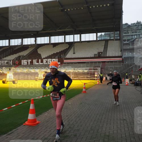 07.12.2025 - St. Pauli X-Mass-Run No. 15 Fabian Wolf http://msf.ph/oto/9373713 07.12.2025 09:56:45 Ziel 198, 662, 1116, 1165, 3255, 4208, 4209 meine-sportfotos.de