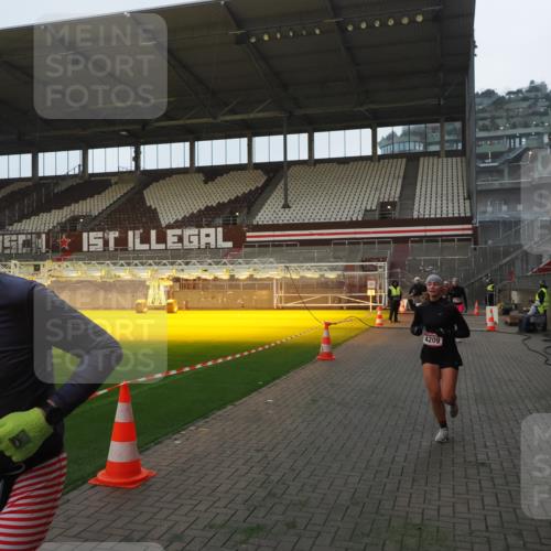 07.12.2025 - St. Pauli X-Mass-Run No. 15 Fabian Wolf http://msf.ph/oto/9373719 07.12.2025 09:56:46 Ziel 198, 662, 1116, 1165, 3255, 4208, 4209 meine-sportfotos.de