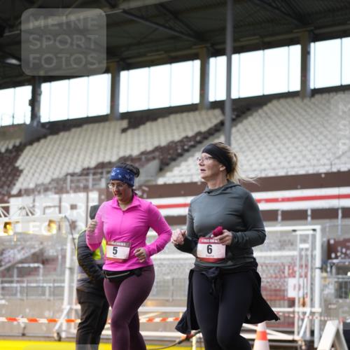 07.12.2025 - St. Pauli X-Mass-Run No. 15 Patografie http://msf.ph/oto/9373725 07.12.2025 12:05:49 Ziel 5, 6, 760, 768, 3106, 3107, 3137, 4019, 4020, 4176, 4307, 4326, 4327, 4357 meine-sportfotos.de