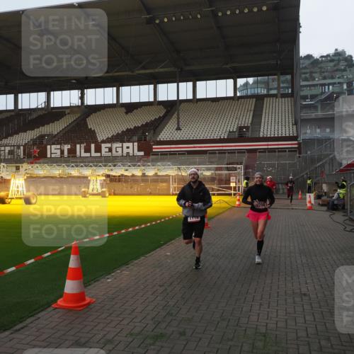 07.12.2025 - St. Pauli X-Mass-Run No. 15 Fabian Wolf http://msf.ph/oto/9373745 07.12.2025 09:56:50 Ziel 198, 497, 662, 1116, 1165, 2861, 4208, 4209 meine-sportfotos.de