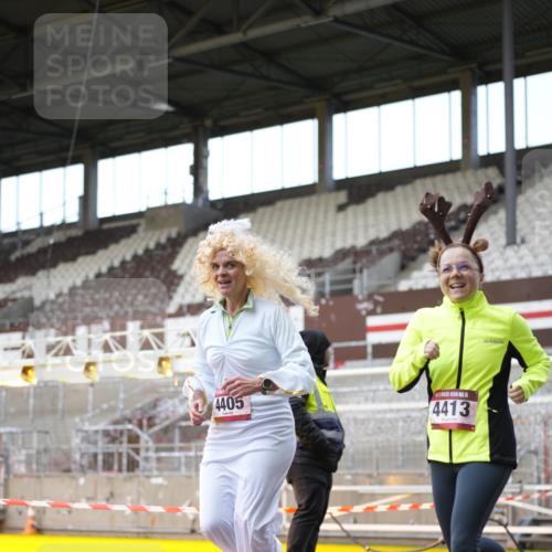 07.12.2025 - St. Pauli X-Mass-Run No. 15 Patografie http://msf.ph/oto/9373748 07.12.2025 12:05:58 Ziel 5, 6, 760, 768, 1038, 3106, 3107, 3137, 4019, 4020, 4176, 4307, 4326, 4327, 4357, 4405, 4413 meine-sportfotos.de