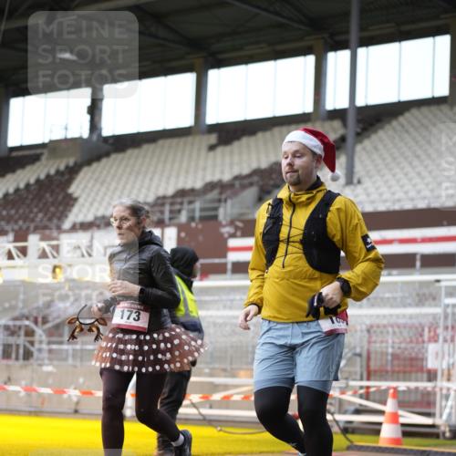 07.12.2025 - St. Pauli X-Mass-Run No. 15 Patografie http://msf.ph/oto/9373753 07.12.2025 12:06:11 Ziel 173, 189, 1038, 1353, 1956, 1957, 2018, 4405, 4413 meine-sportfotos.de