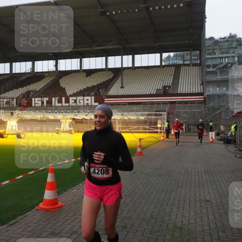 07.12.2025 - St. Pauli X-Mass-Run No. 15 Fabian Wolf http://msf.ph/oto/9373762 07.12.2025 09:56:52 Ziel 198, 497, 662, 1116, 1165, 2861, 4208, 4209 meine-sportfotos.de