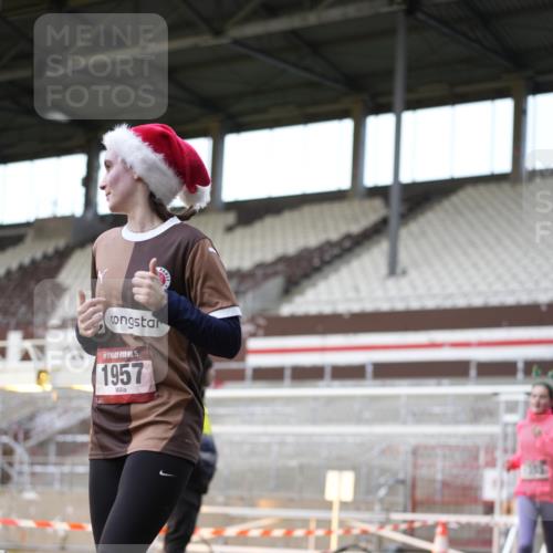 07.12.2025 - St. Pauli X-Mass-Run No. 15 Patografie http://msf.ph/oto/9373765 07.12.2025 12:06:15 Ziel 173, 189, 1347, 1351, 1353, 1956, 1957, 2018, 2415 meine-sportfotos.de
