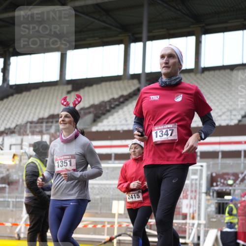 07.12.2025 - St. Pauli X-Mass-Run No. 15 Patografie http://msf.ph/oto/9373771 07.12.2025 12:06:19 Ziel 173, 189, 1347, 1351, 1353, 1956, 1957, 2018, 2415, 4217, 4219 meine-sportfotos.de