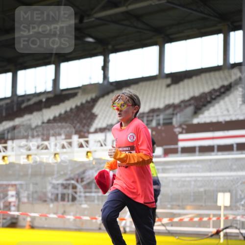 07.12.2025 - St. Pauli X-Mass-Run No. 15 Patografie http://msf.ph/oto/9373777 07.12.2025 12:06:21 Ziel 173, 189, 1347, 1351, 1353, 1956, 1957, 2018, 2415, 4217, 4219, 4222 meine-sportfotos.de