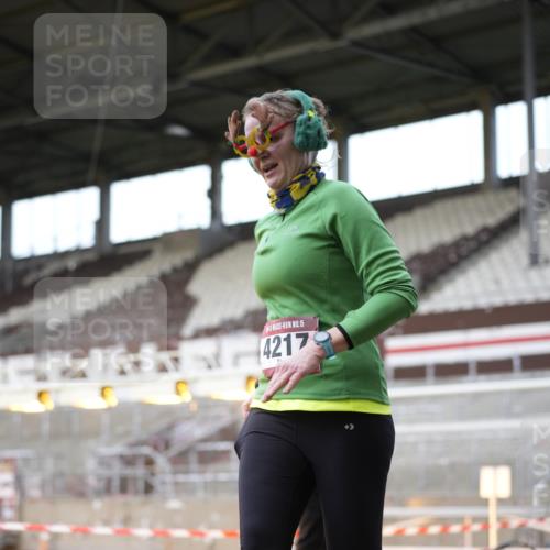 07.12.2025 - St. Pauli X-Mass-Run No. 15 Patografie http://msf.ph/oto/9373780 07.12.2025 12:06:24 Ziel 173, 189, 1347, 1351, 1353, 1956, 1957, 2018, 2415, 4217, 4219, 4222, 4783, 4784 meine-sportfotos.de