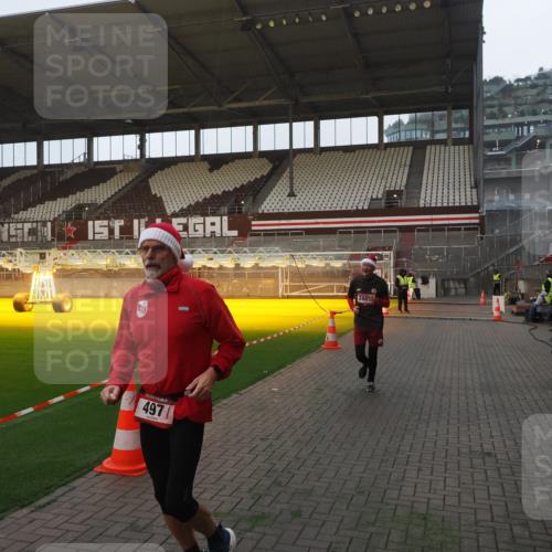 07.12.2025 - St. Pauli X-Mass-Run No. 15 Fabian Wolf http://msf.ph/oto/9373785 07.12.2025 09:56:57 Ziel 198, 497, 1116, 1165, 2861, 4208, 4209 meine-sportfotos.de
