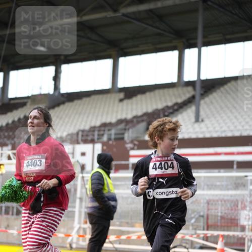 07.12.2025 - St. Pauli X-Mass-Run No. 15 Patografie http://msf.ph/oto/9373793 07.12.2025 12:06:35 Ziel 339, 345, 4217, 4219, 4222, 4345, 4346, 4403, 4404, 4416, 4783, 4784 meine-sportfotos.de