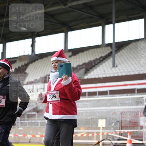 07.12.2025 - St. Pauli X-Mass-Run No. 15 Patografie http://msf.ph/oto/9373803 07.12.2025 12:06:38 Ziel 339, 345, 1844, 1846, 3692, 4217, 4222, 4342, 4345, 4346, 4403, 4404, 4416, 4783, 4784 meine-sportfotos.de