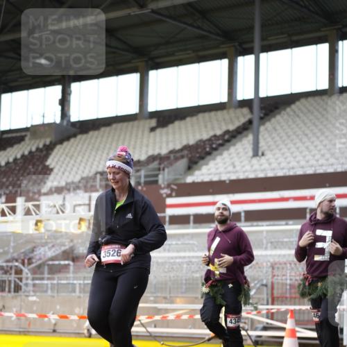 07.12.2025 - St. Pauli X-Mass-Run No. 15 Patografie http://msf.ph/oto/9373804 07.12.2025 12:06:39 Ziel 339, 345, 1844, 1846, 3689, 3692, 4217, 4222, 4342, 4345, 4346, 4403, 4404, 4416, 4783, 4784 meine-sportfotos.de