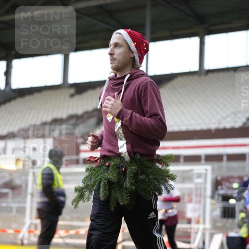 07.12.2025 - St. Pauli X-Mass-Run No. 15 Patografie http://msf.ph/oto/9373812 07.12.2025 12:06:41 Ziel 276, 339, 345, 1844, 1846, 3689, 3692, 4143, 4342, 4345, 4346, 4403, 4404, 4416, 4783, 4784 meine-sportfotos.de