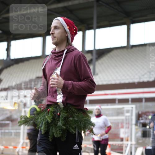 07.12.2025 - St. Pauli X-Mass-Run No. 15 Patografie http://msf.ph/oto/9373814 07.12.2025 12:06:42 Ziel 276, 339, 345, 1844, 1846, 3689, 3692, 4143, 4342, 4345, 4346, 4403, 4404, 4416, 4783, 4784 meine-sportfotos.de