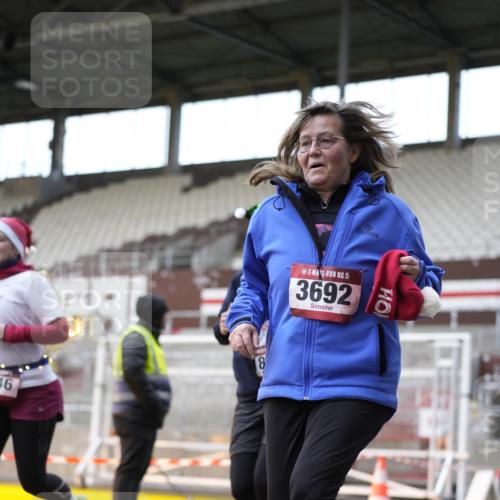 07.12.2025 - St. Pauli X-Mass-Run No. 15 Patografie http://msf.ph/oto/9373818 07.12.2025 12:06:43 Ziel 276, 339, 345, 1844, 1846, 3689, 3692, 4143, 4342, 4345, 4346, 4403, 4404, 4416, 4783, 4784 meine-sportfotos.de