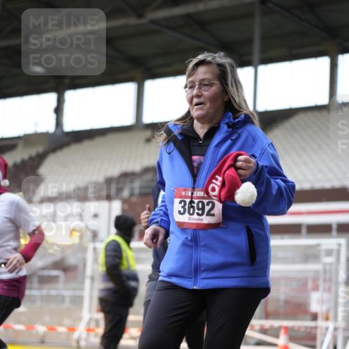 07.12.2025 - St. Pauli X-Mass-Run No. 15 Patografie http://msf.ph/oto/9373819 07.12.2025 12:06:43 Ziel 276, 339, 345, 1844, 1846, 3689, 3692, 4143, 4342, 4345, 4346, 4403, 4404, 4416, 4783, 4784 meine-sportfotos.de